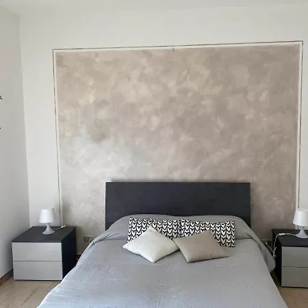 La Dimora Dell'artista ゲストハウス サン・ゼーノ・ディ・モンターニャ